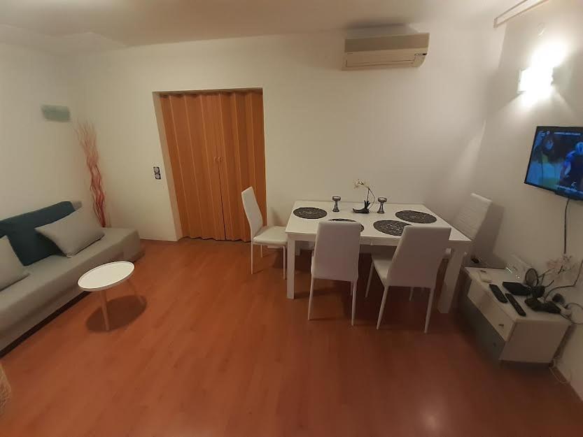 Apartmani Delas بيشكانا أوفالا المظهر الخارجي الصورة