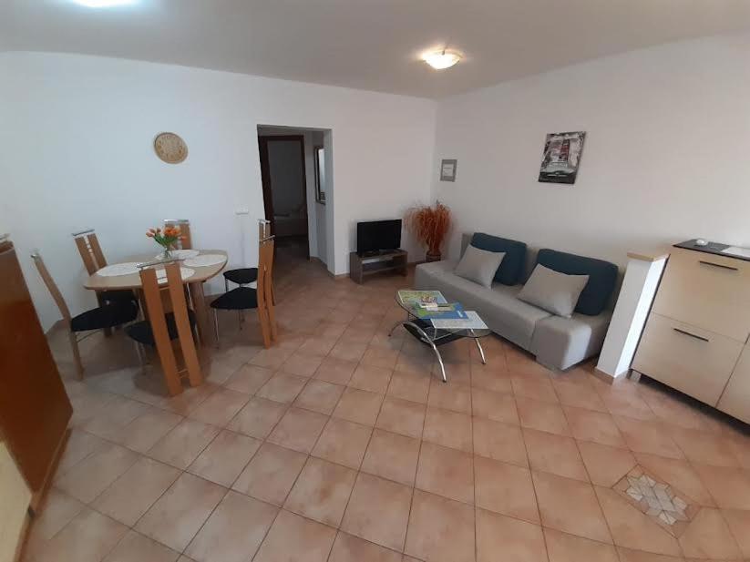 Apartmani Delas بيشكانا أوفالا المظهر الخارجي الصورة